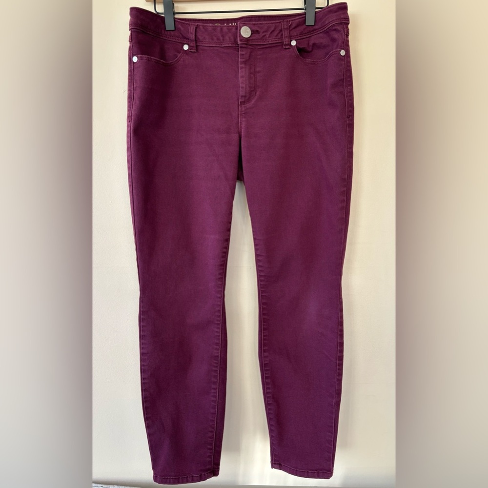Lauren Conrad Burgundy Jegging Size 12
